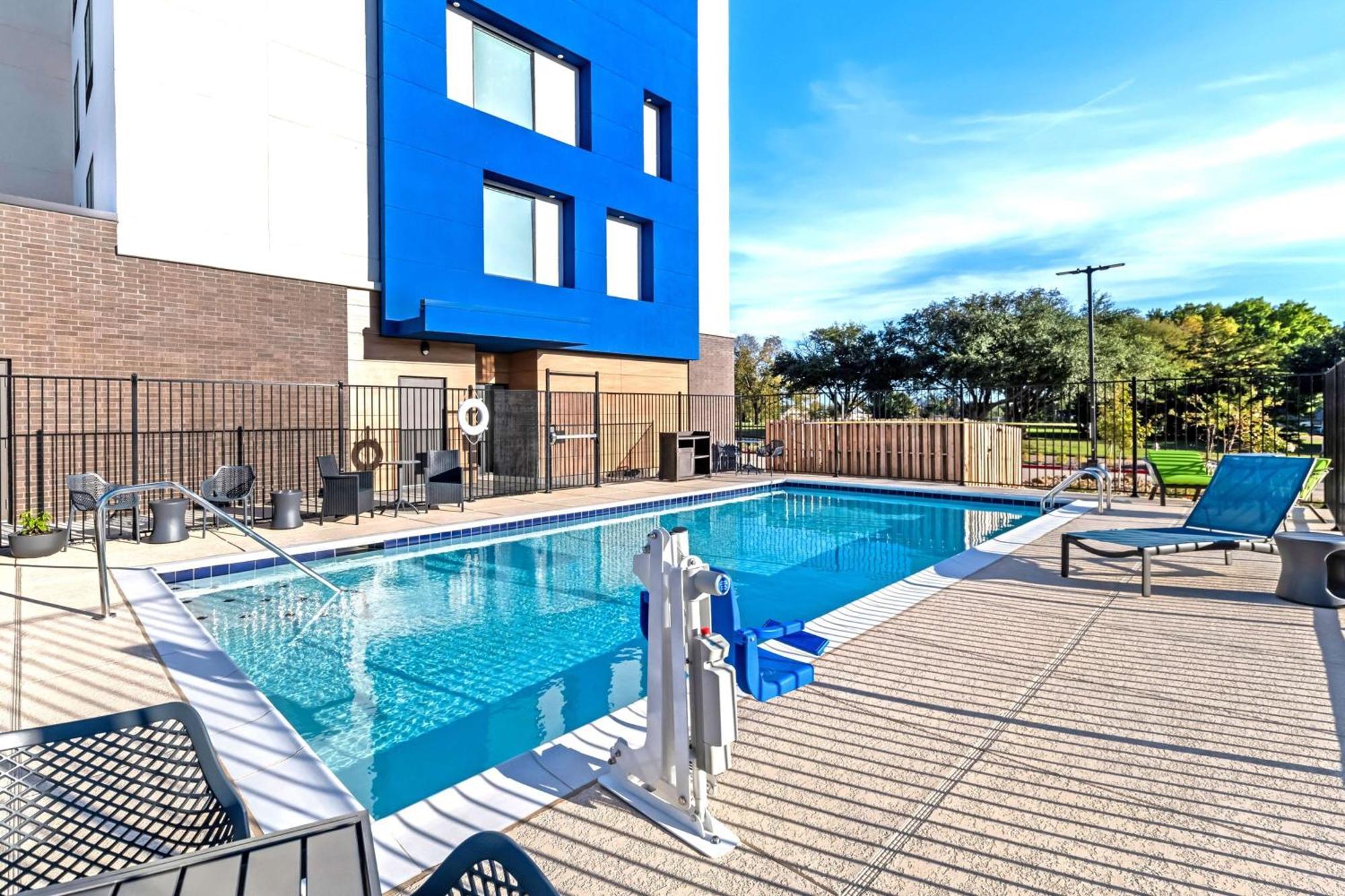 Hampton Inn & Suites שרמן מראה חיצוני תמונה